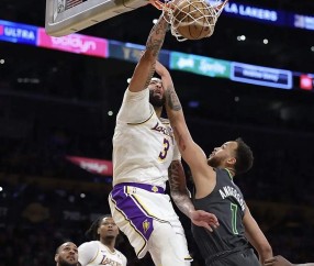 爱游戏-浓眉哥意外战胜独行侠，战术调整引爆全场！